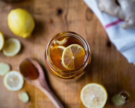  mason jar with honey and lemon